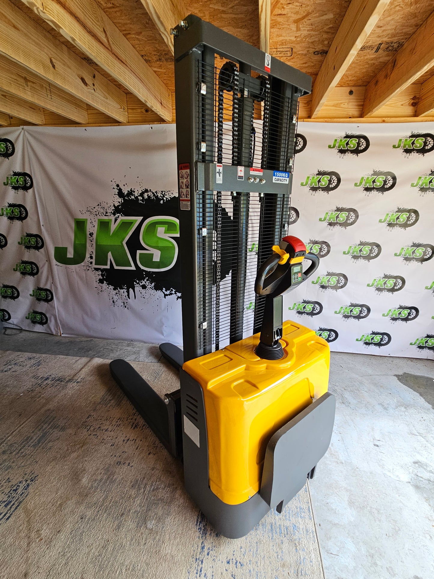 JKS Electric Forklift Pallat Stacker narrow legs.