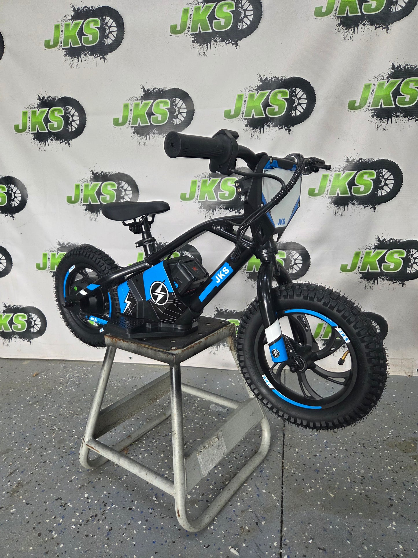 #9.1 JKS 12in E-Drive Black!
