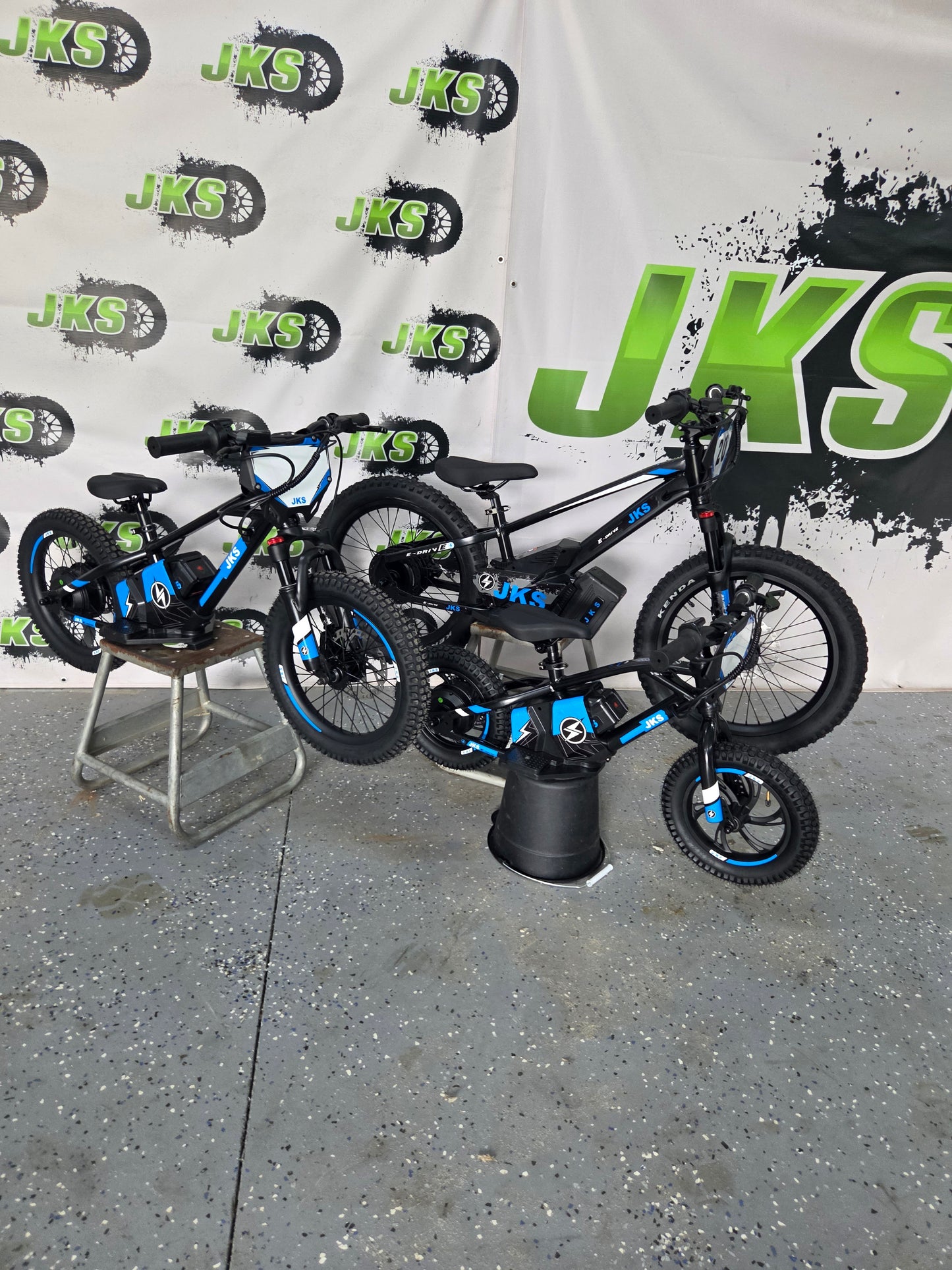 #9.3 JKS 20in E-Drive Black!