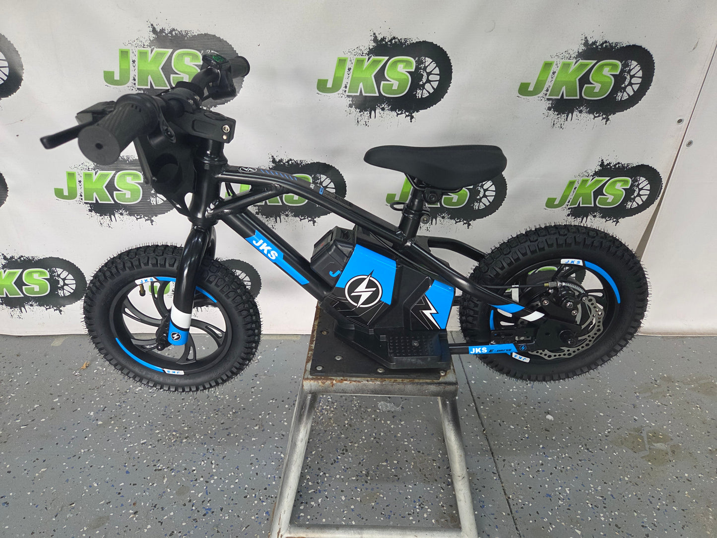 #9.1 JKS 12in E-Drive Black!