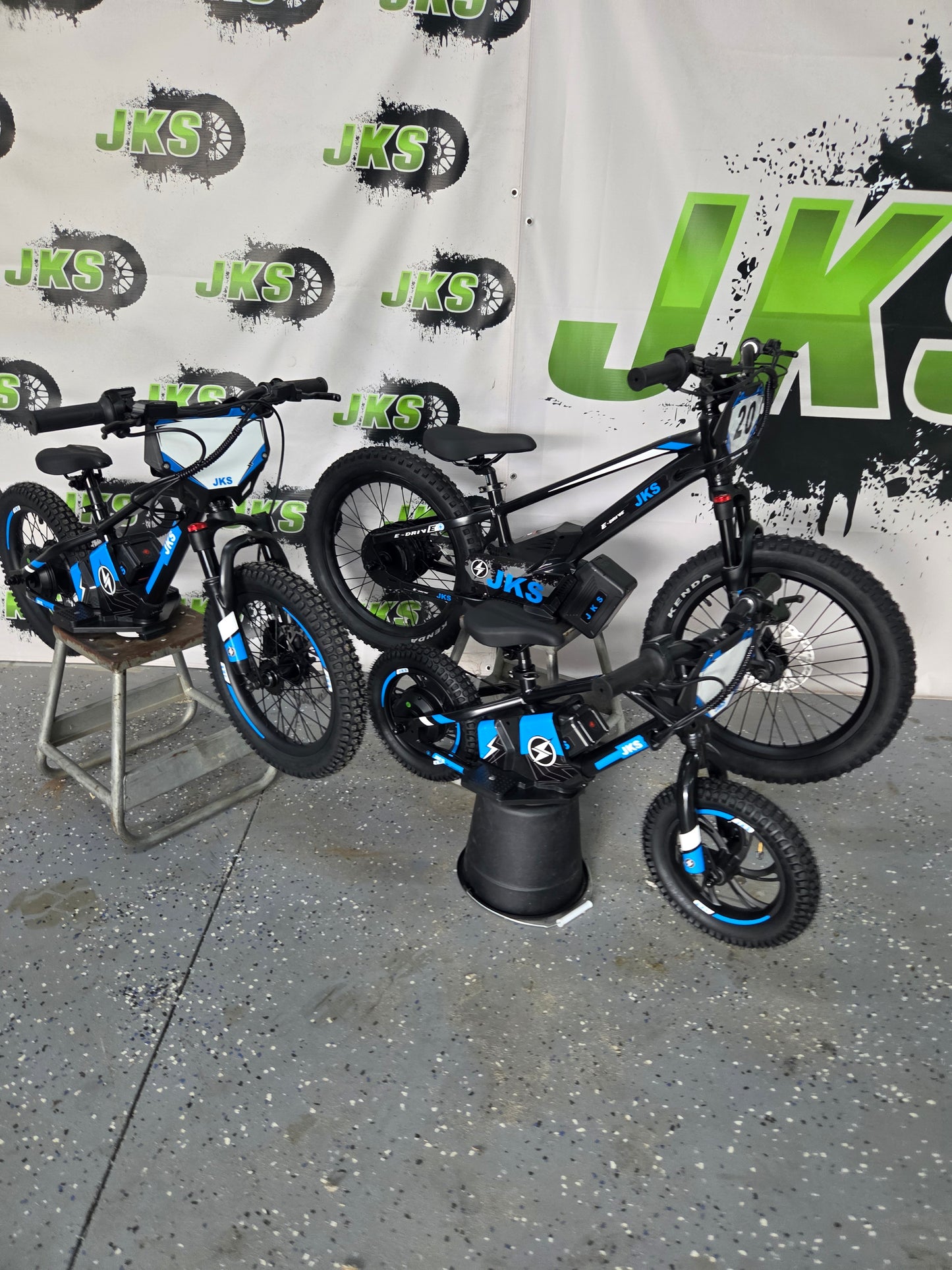#9.1 JKS 12in E-Drive Black!