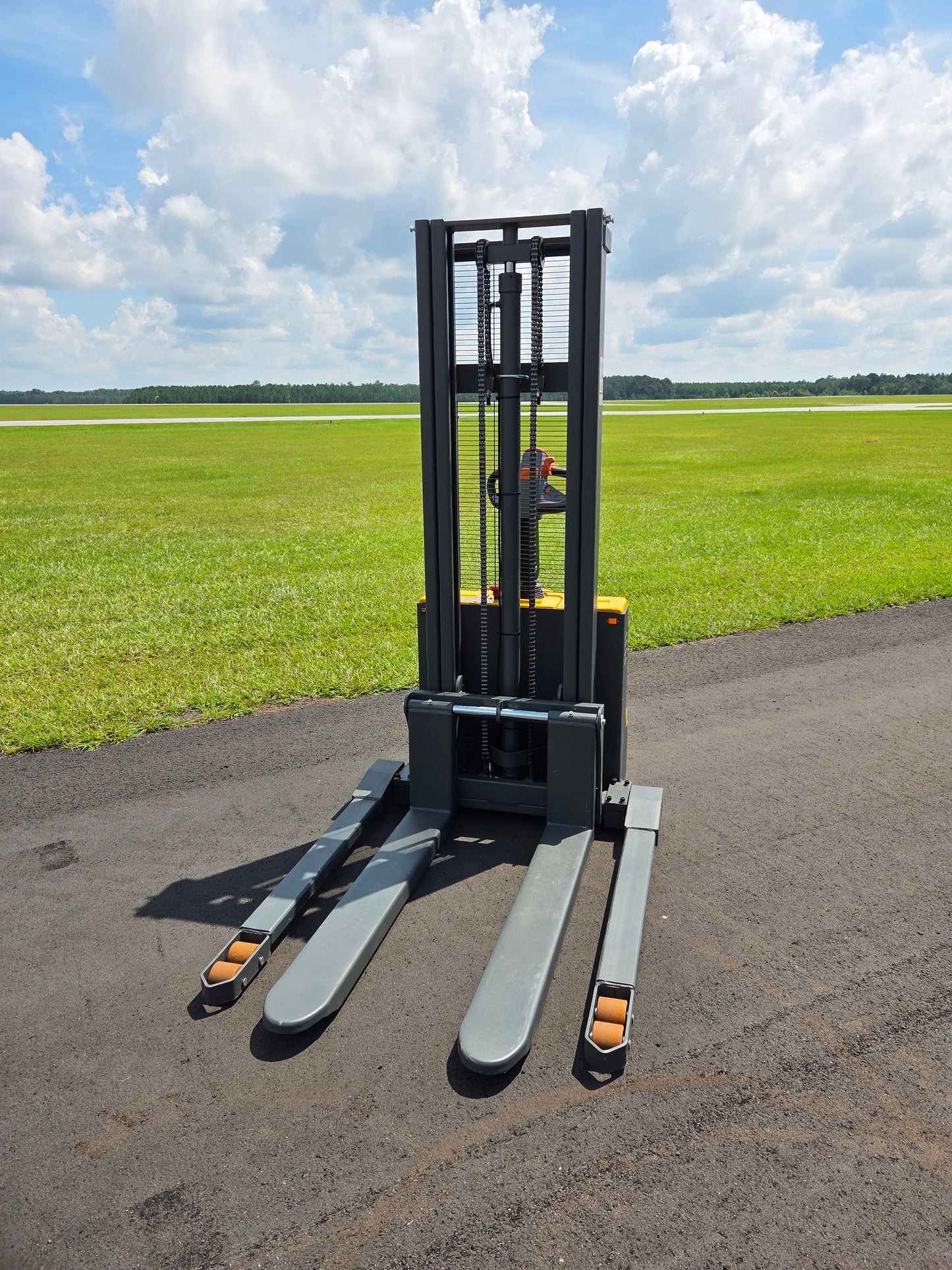 JKS Electric Forklift Pallat Stacker adjustable wide legs
