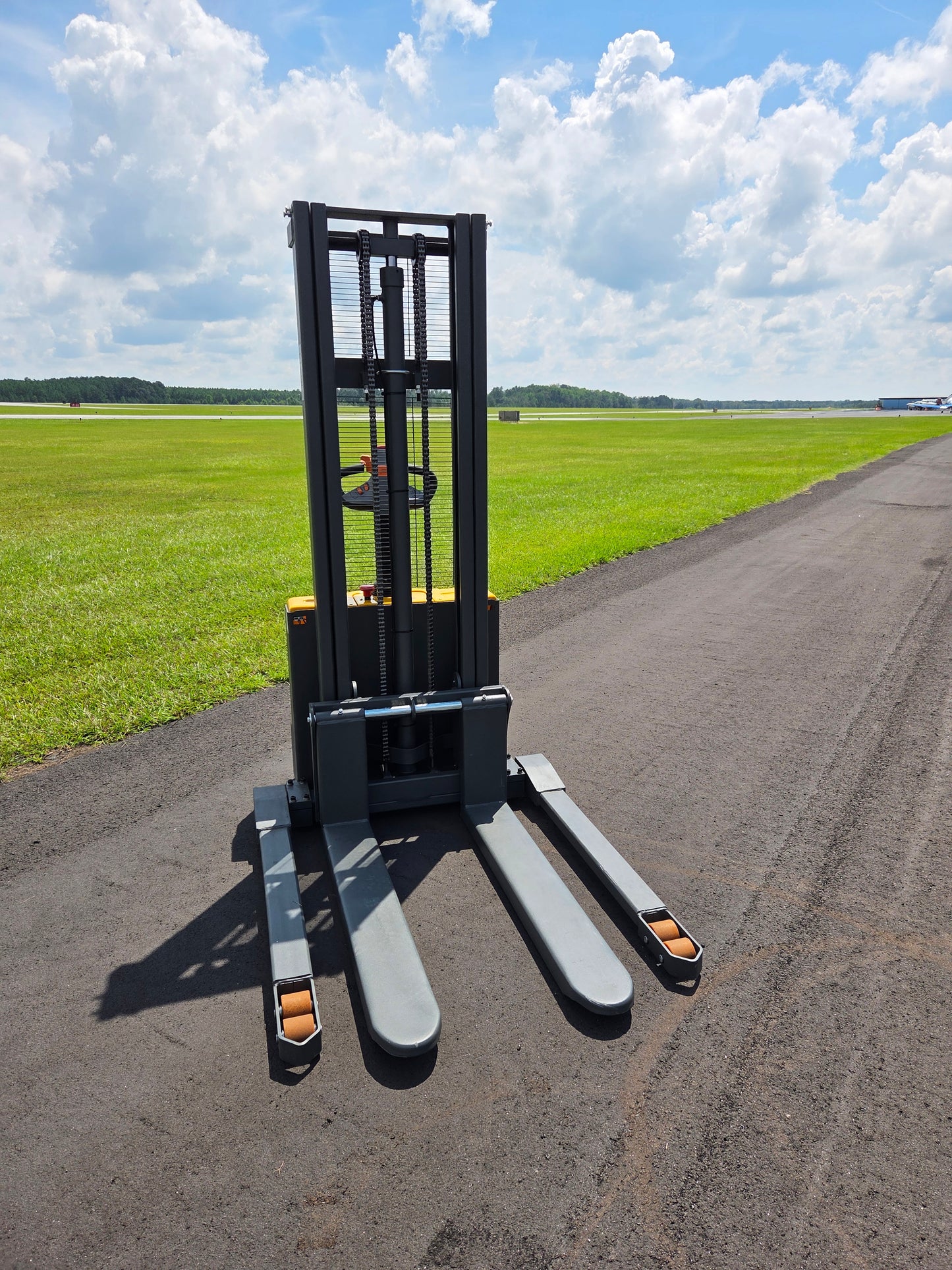 JKS Electric Forklift Pallat Stacker adjustable wide legs