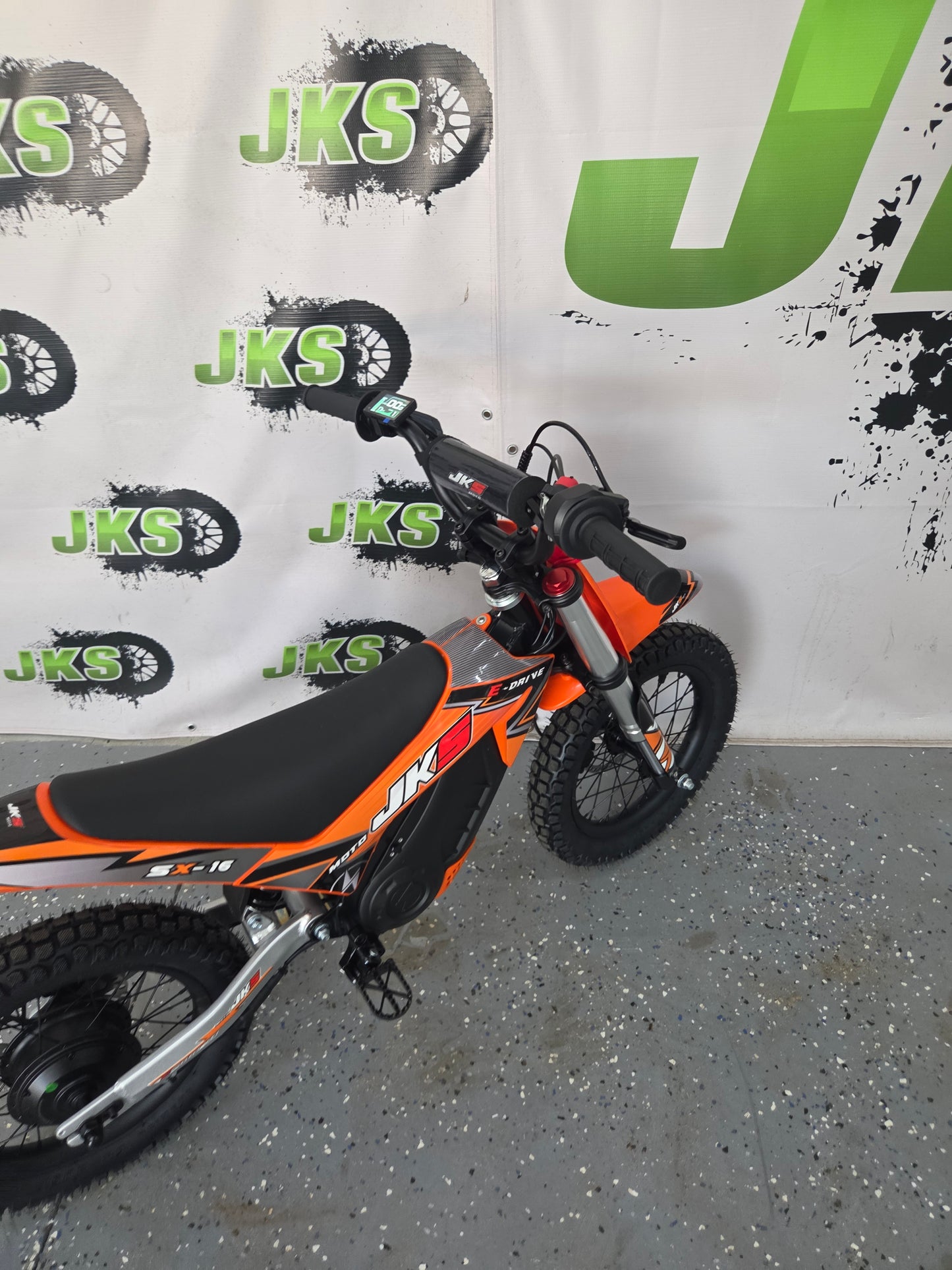 #9.4 JKS 12/12 in E-drive dirt bike!