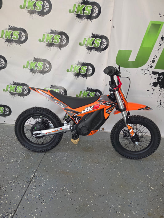 #9.4 JKS 12/12 in E-drive dirt bike!