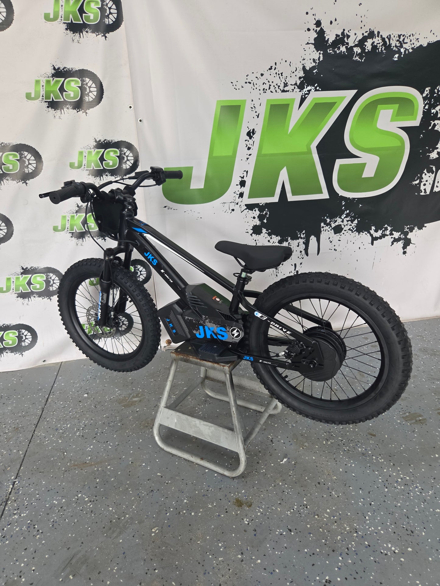 #9.3 JKS 20in E-Drive Black!