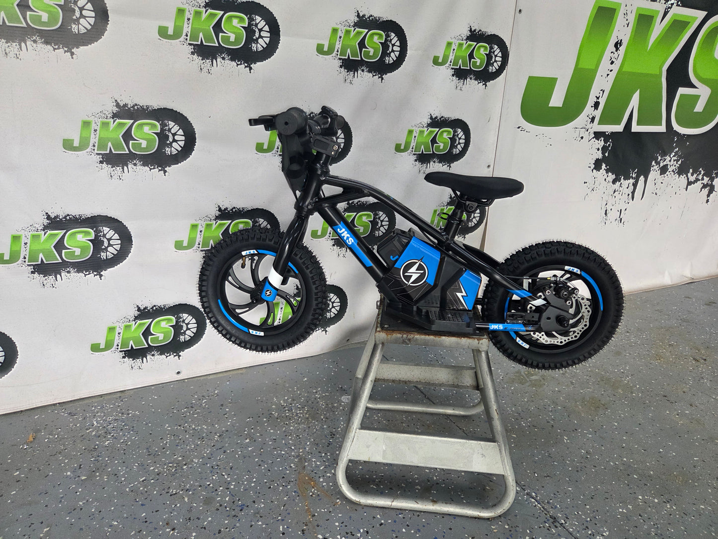 #9.1 JKS 12in E-Drive Black!